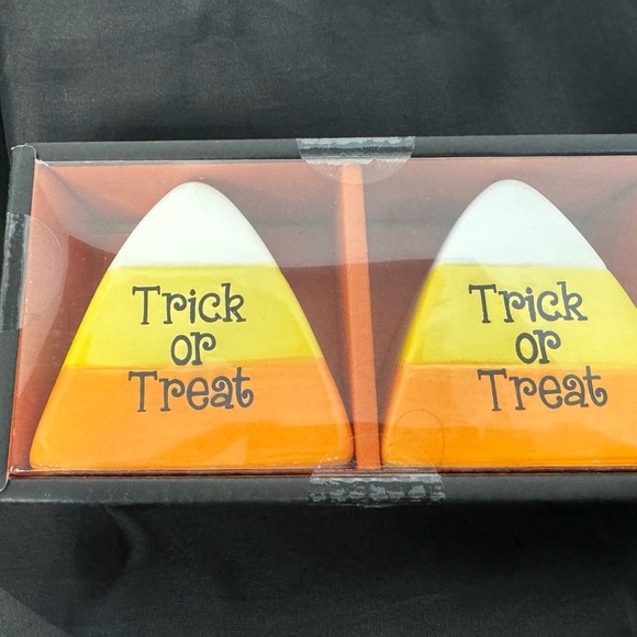 Halloween Candy Corn Salt and Pepper Shakers - Picture 1 of 3